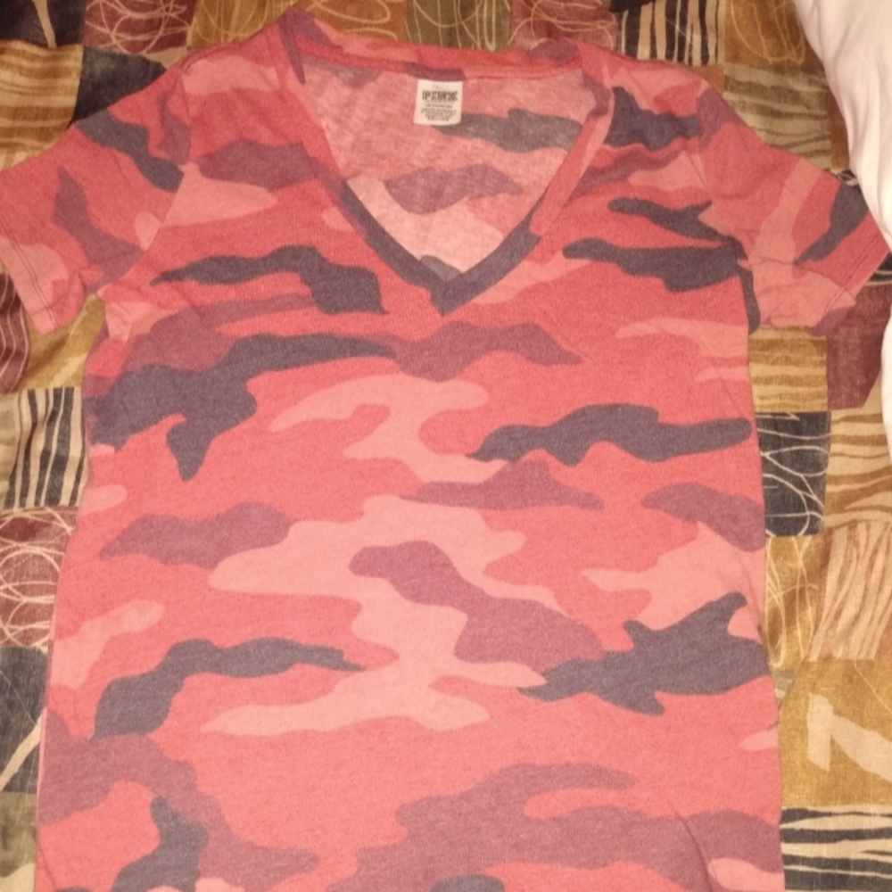 PINK CAMO shirt size sm